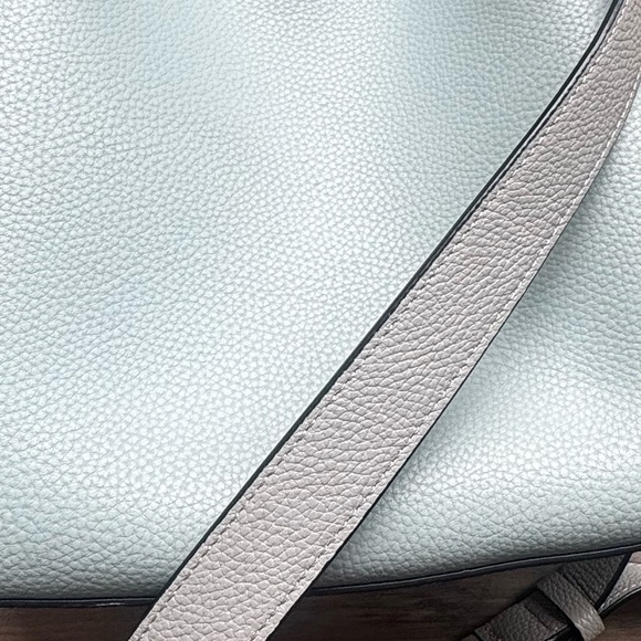 Coach Gray Shoulder Bag with Sleek Design - Picture 5 of 6